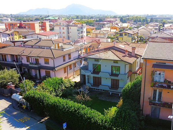 Villetta bifamiliare Capriolo, BS Vendita