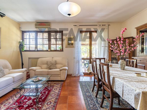Villa a schiera Nova Milanese, MB Vendita