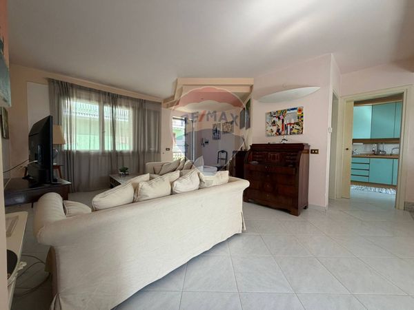 Villa a schiera Formia, LT Vendita