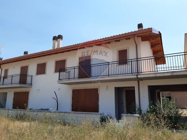 Villa a schiera Paganica - Tempera, L'Aquila, AQ Vendita