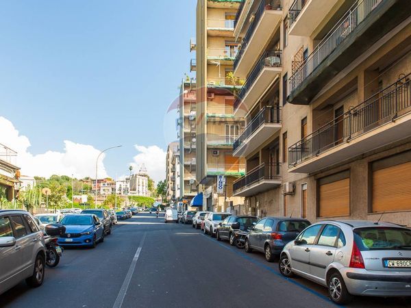 Locale Commerciale Vulcania, Catania, CT Affitto - Foto 2