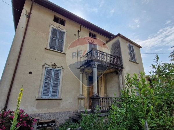 Villa singola S. Ambrogio, Varese, VA Vendita