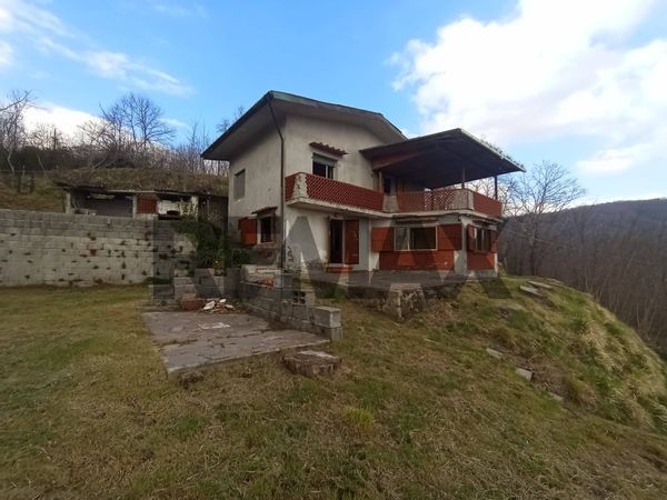 Casa Indipendente Boveglio, Villa Basilica, LU Vendita