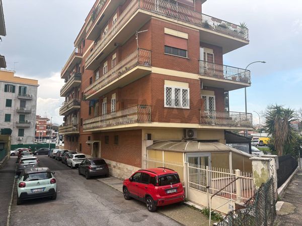 Locale Commerciale Centocelle, Roma, RM Affitto