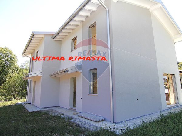 Porzione di villa Cavagnano, Cuasso al Monte, VA Vendita