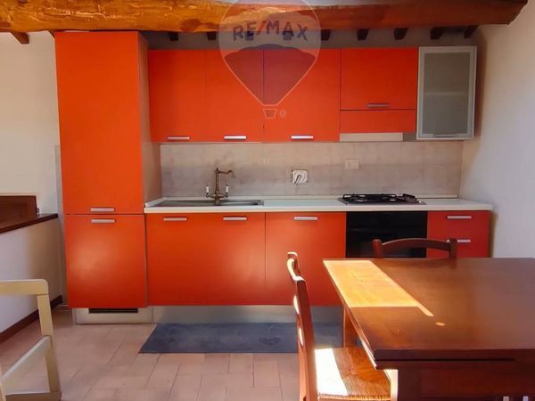 Appartamento Centro Storico, Foligno, PG Affitto