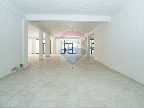 Locale Commerciale Enna, EN Affitto