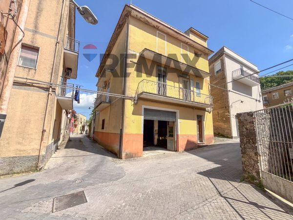 Casa Indipendente Buccheri, SR Vendita