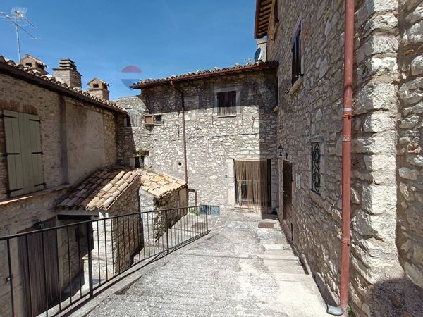 Appartamento Gavelli, Sant'Anatolia di Narco, PG Vendita