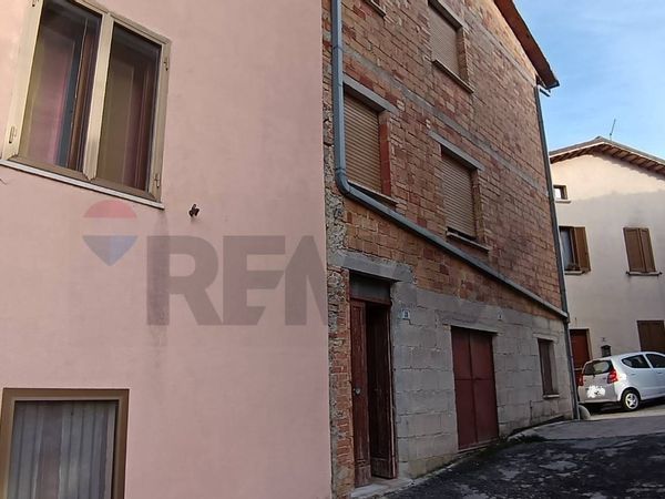 Casa Semindipendente Busche, Gualdo Tadino, PG Vendita - Foto 2