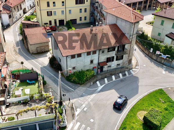 Porzione di casa Schianno, Gazzada Schianno, VA Vendita