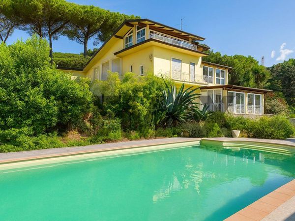 Villa singola Corsanico, Massarosa, LU Vendita