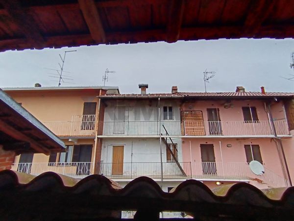 Villa a schiera Pombia, NO Vendita