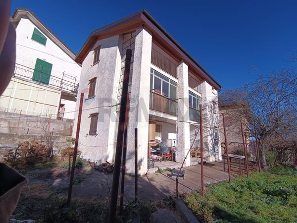 Casa Semindipendente Biestro, Pallare, SV Vendita