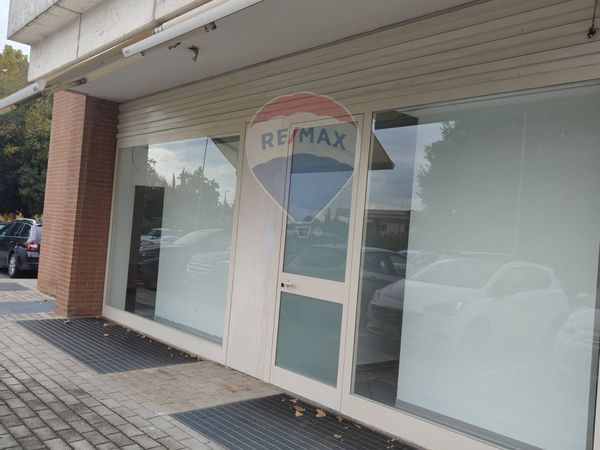 Commerciale Altro Zona Ospedale Nuovo, Foligno, PG Affitto