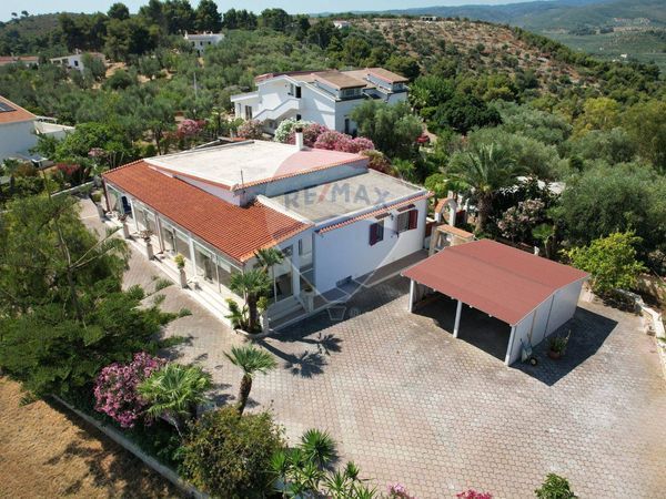 Villa singola Periferia, Vieste, FG Vendita