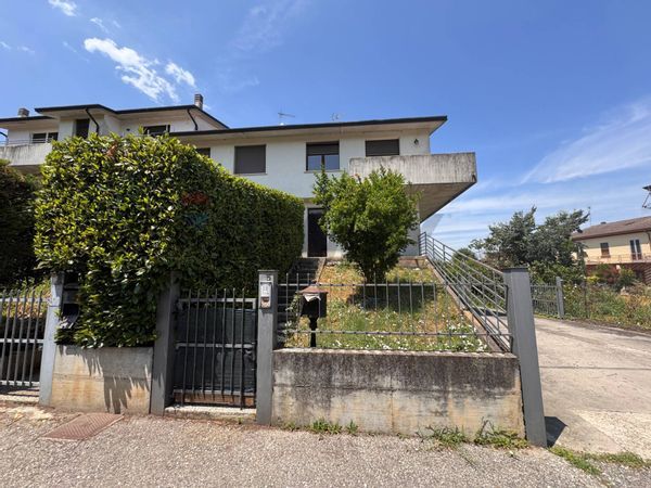 Villa a schiera Sustinente, MN Vendita