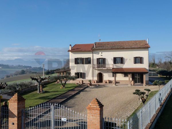 Casa Indipendente Mazzangrugno, Jesi, AN Vendita