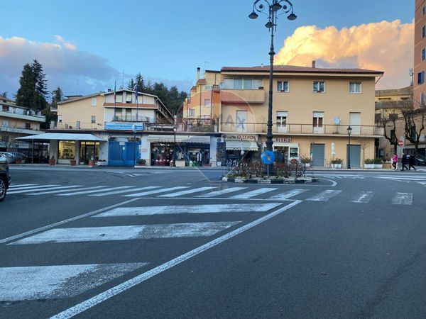 Locale Commerciale Fonte, Fiuggi, FR Vendita