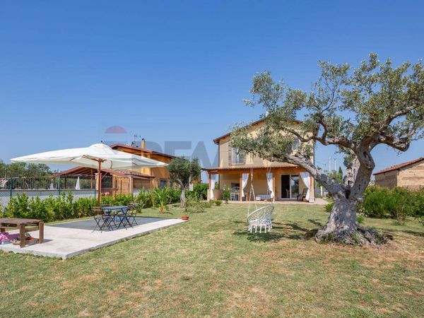 Villa singola Rocca San Giovanni, CH Vendita