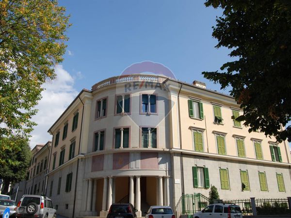 Appartamento Centro storico, L'Aquila, AQ Affitto