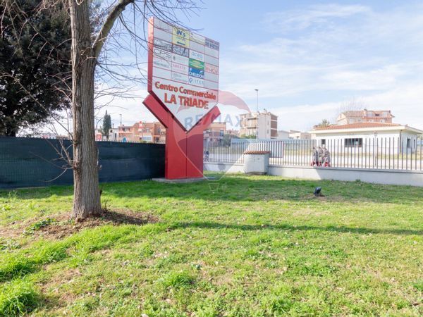 Locale Commerciale Guidonia, Guidonia Montecelio, RM Vendita