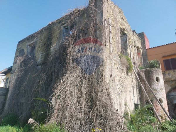 Rustico Centro, Pozzuoli, NA Vendita