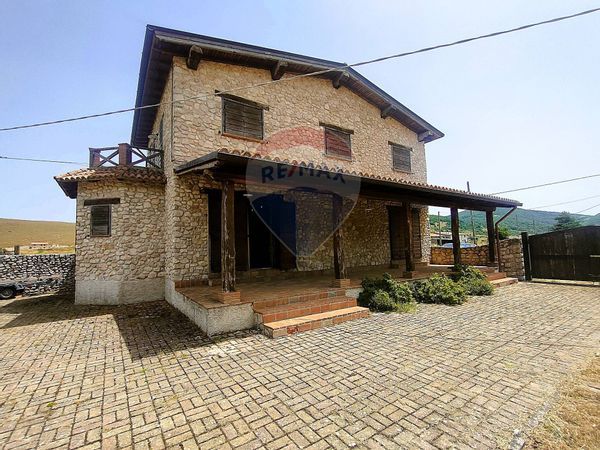 Cascina/Casale Cascina, Cagnano Amiterno, AQ Vendita