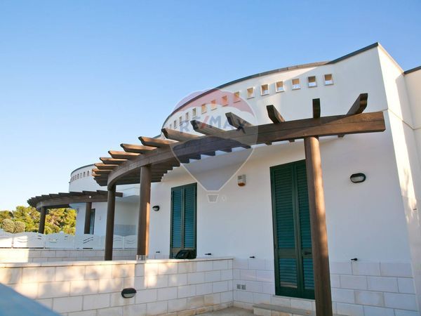 Villa a schiera Torre Suda, Racale, LE Vendita