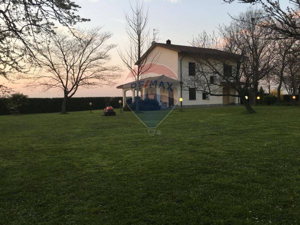 Villa singola Sale, AL Vendita