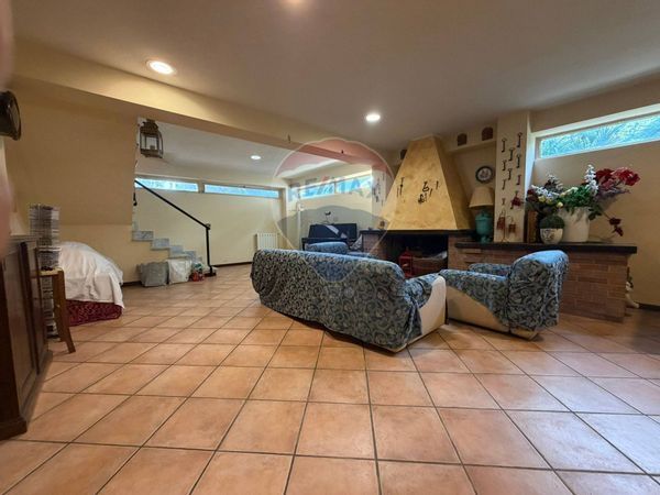 Villa a schiera Formia, LT Vendita