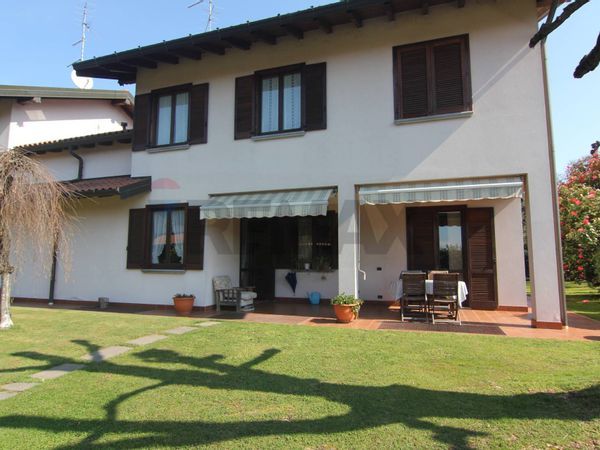 Villetta bifamiliare Buguggiate, VA Vendita
