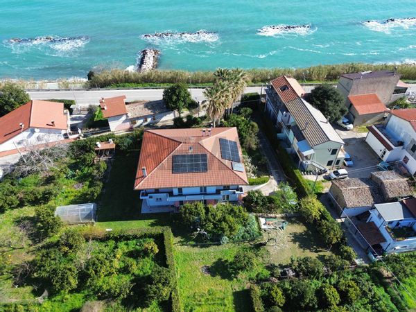 Porzione di casa Rocca San Giovanni, CH Vendita