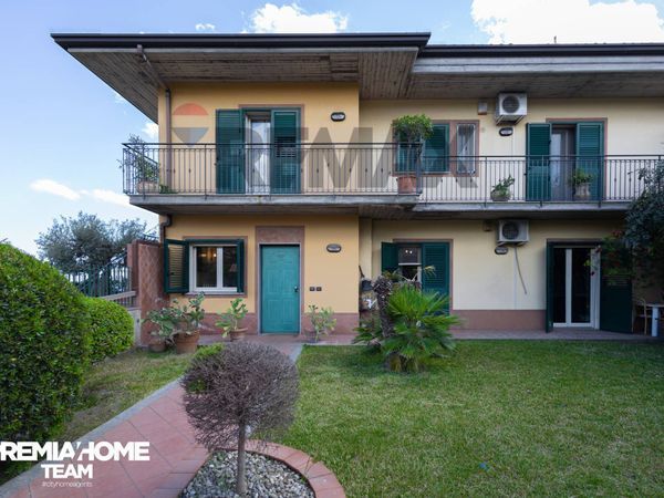 Porzione di villa San Pietro Clarenza, CT Vendita