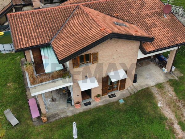 Villa singola Bizzozzero, Varese, VA Vendita