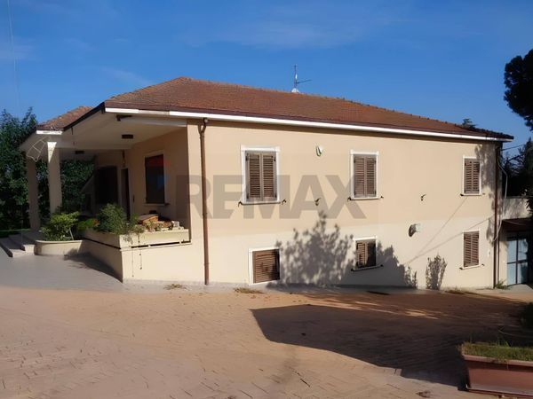 Villa singola Palozzo, Cepagatti, PE Vendita
