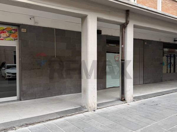 Negozio Centro Storico, Foligno, PG Affitto