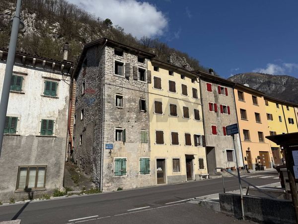 Casa Semindipendente Castello Lavazzo, Longarone, BL Vendita
