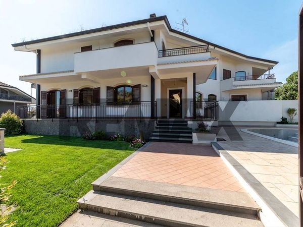 Villa singola Aci Sant'Antonio, CT Vendita