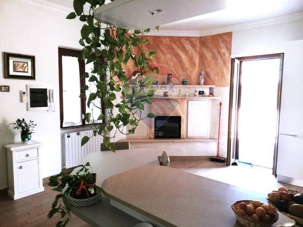 Casa Indipendente Cretone, Palombara Sabina, RM Vendita