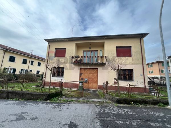 Casa Indipendente Fornaci di Barga, Barga, LU Vendita