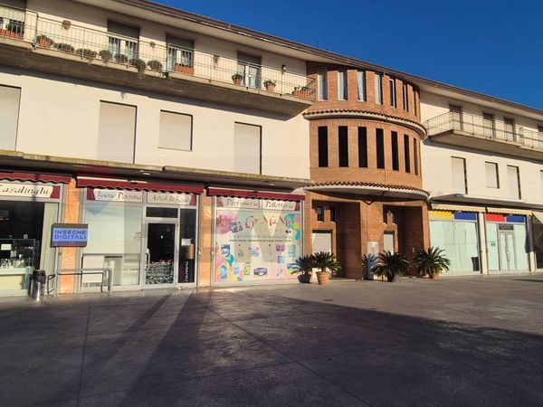 Locale Commerciale Passo, Mirabella Eclano, AV Affitto