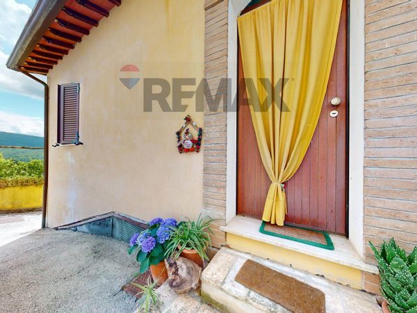 Casa Semindipendente Valtopina, PG Vendita