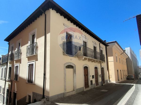 Appartamento Centro storico, L'Aquila, AQ Affitto