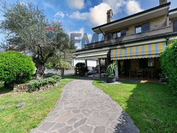Villetta bifamiliare Cinisello Balsamo, MI Vendita