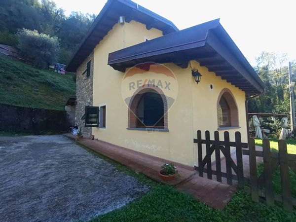 Casa Indipendente Ponte a Serraglio, Bagni di Lucca, LU Vendita