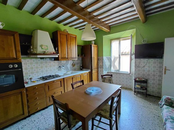 Casa Semindipendente Fabriano, AN Vendita