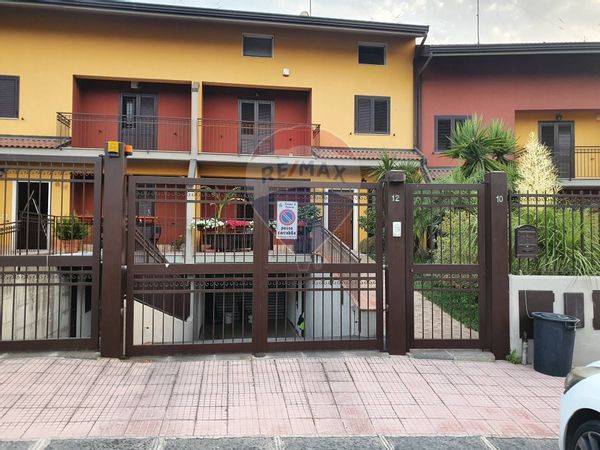 Villa a schiera Paternò, CT Vendita