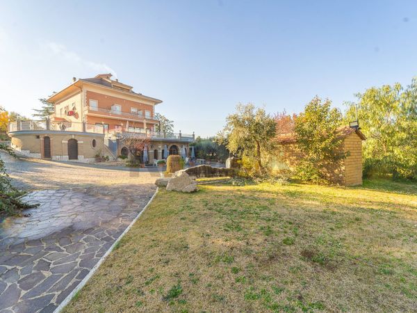 Stabile/Palazzo Cocciano, Frascati, RM Vendita