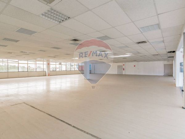 Locale Commerciale Cinque Ponti, Busto Arsizio, VA Vendita